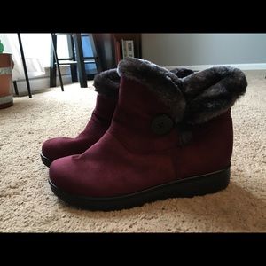 Women’s fur lined boots